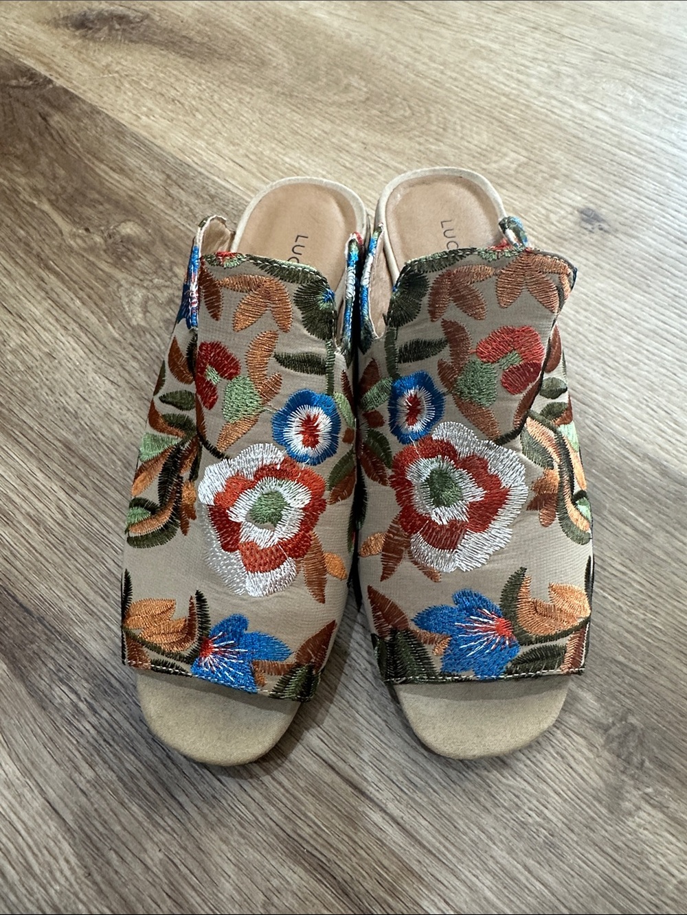 Lucky Brand Beige Embroidered Floral Open-Toe Mules